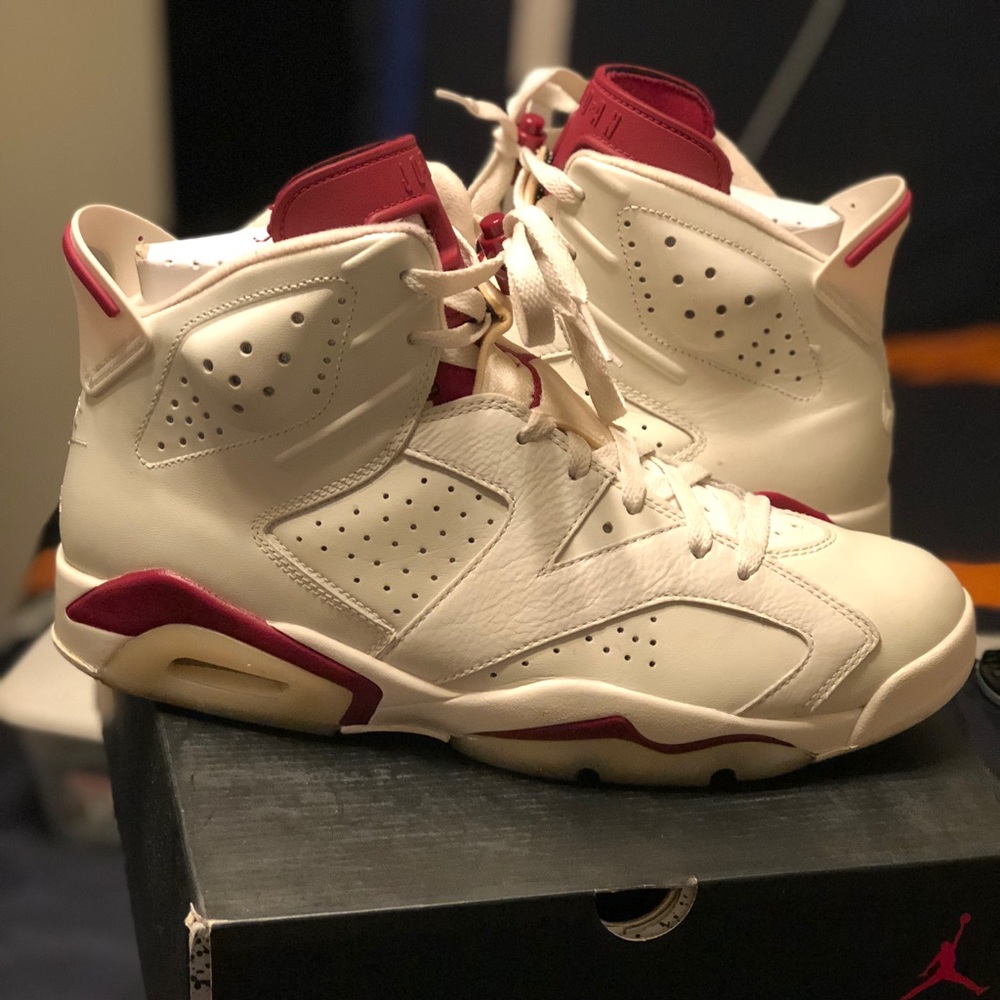 Jordan Retro 6 Maroon